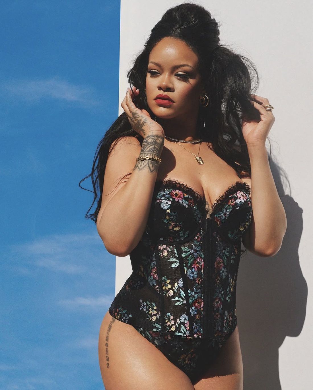 RihannaLingWhiteBlueSky1.jpg