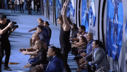 Aquaman-Premiere-Jason-Momoa-Performs-Haka.gif