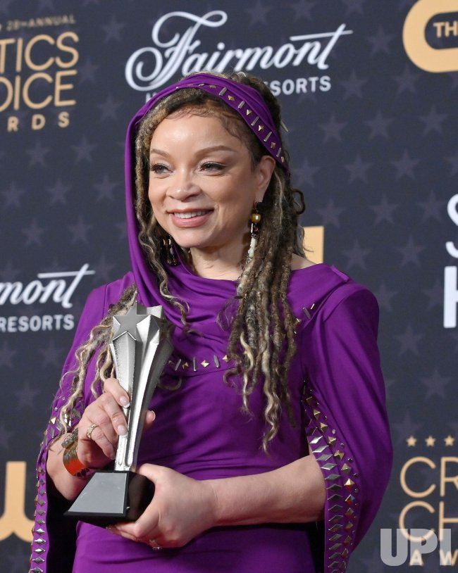 CRITICS-CHOICE-AWARDS.jpg