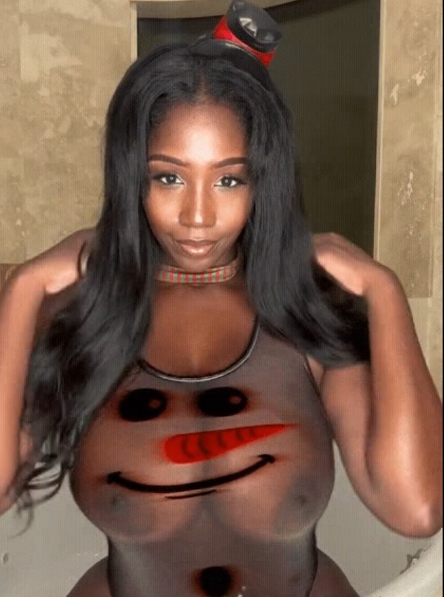 empressellie-nipples.jpg