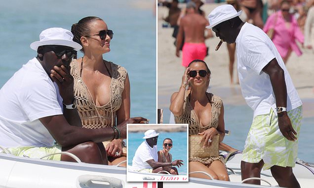 www.dailymail.co.uk