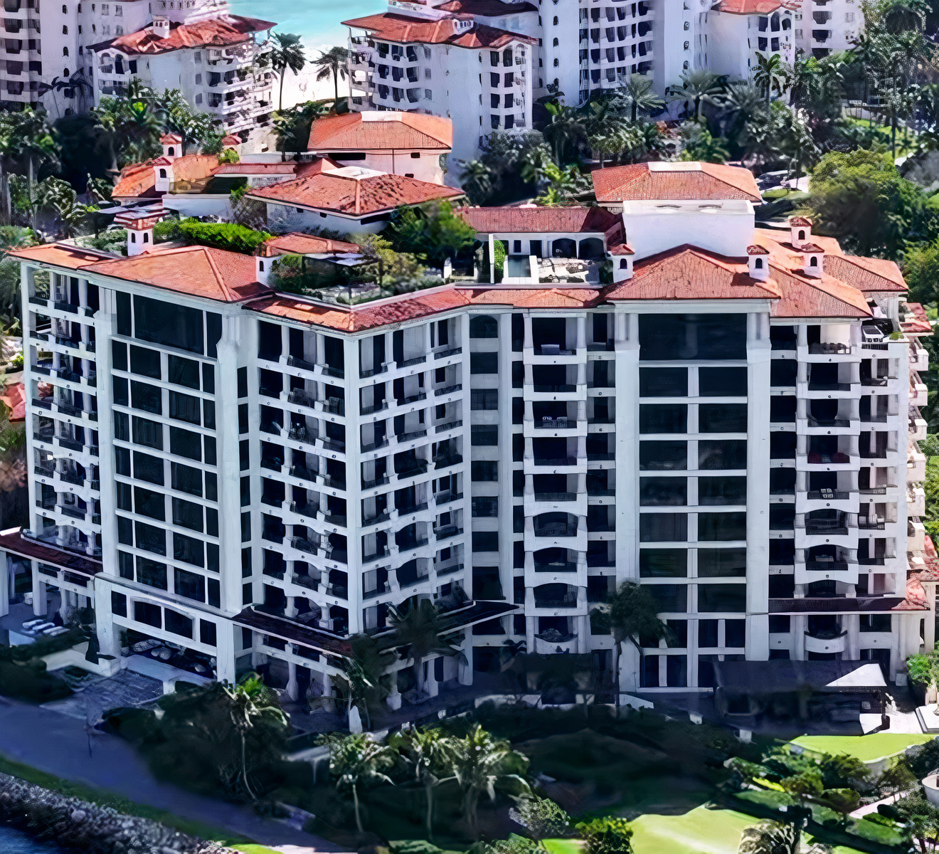 crazyluxuryhomes.com