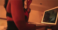 tumblr_nztrnoJDkM1uawb6lo1_250.gifv