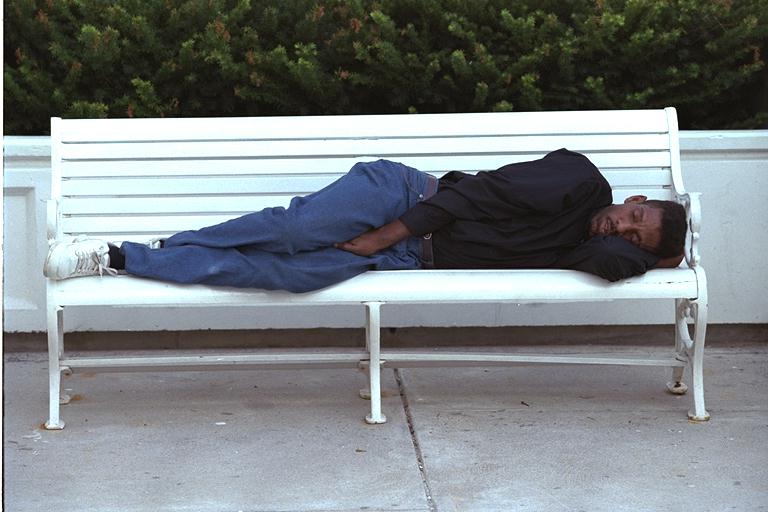 bum-sleeping-7.jpg