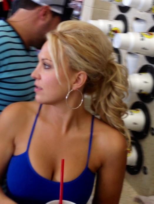 texas-cleavage2.jpg