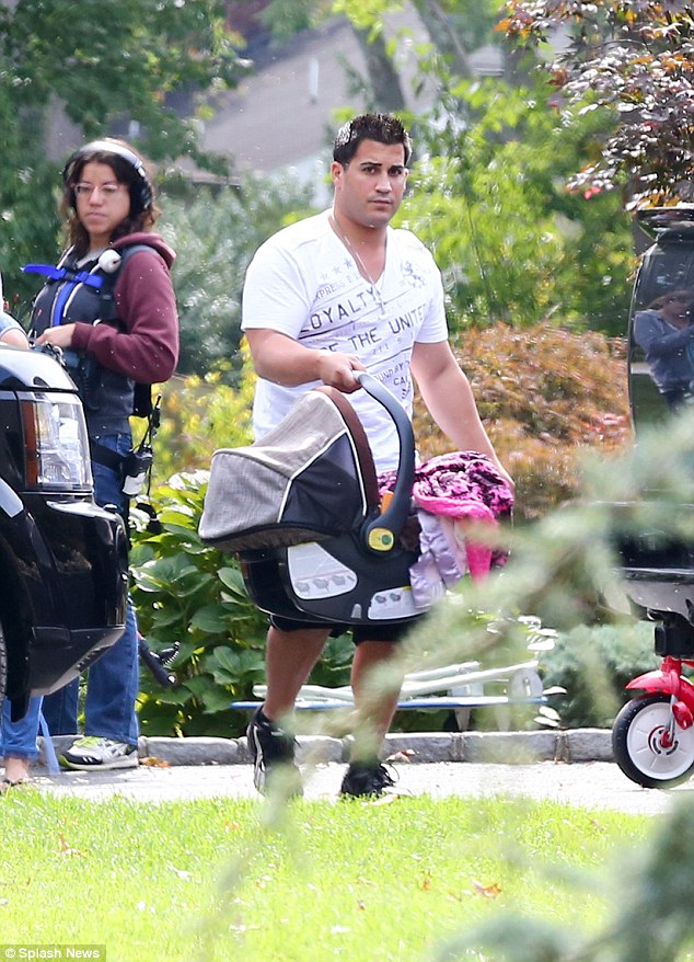 1412011647541_wps_5_EXCLUSIVE_Nicole_Snooki_P.jpg