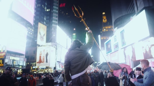 Aquaman-Jason-Momoa-Times-Square.jpg