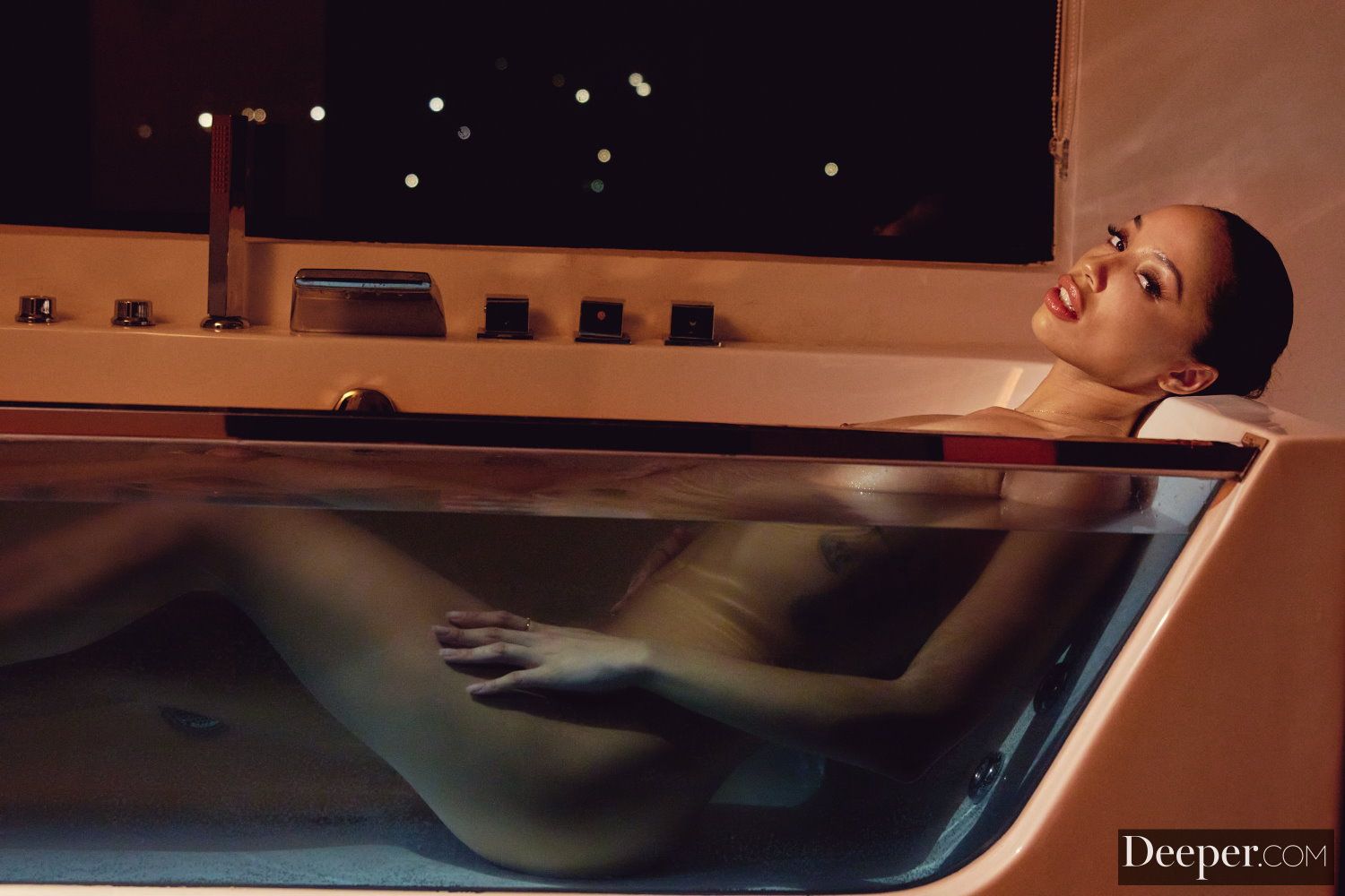 AlexisTaeSlimbeautyhasasurprisinglysupplebumDeeper9.jpg