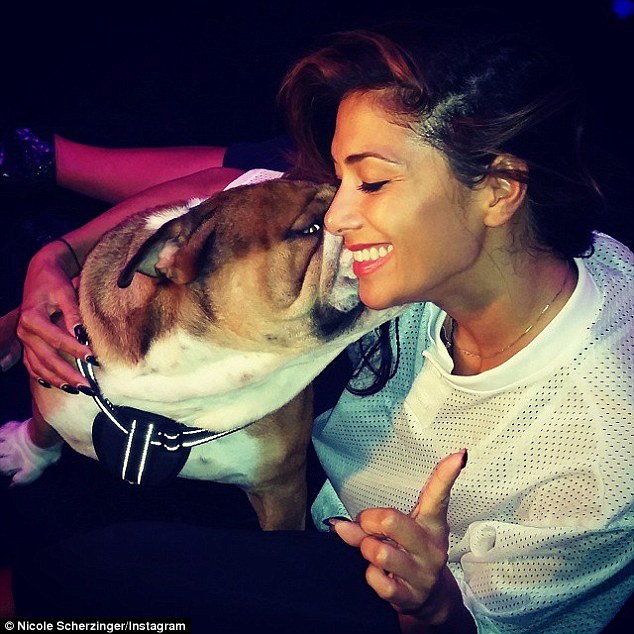 1411370918927_wps_18_Nicole_Scherzinger.jpg