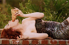 tumblr_msbqji6wSs1qcj3cno8_250.gif