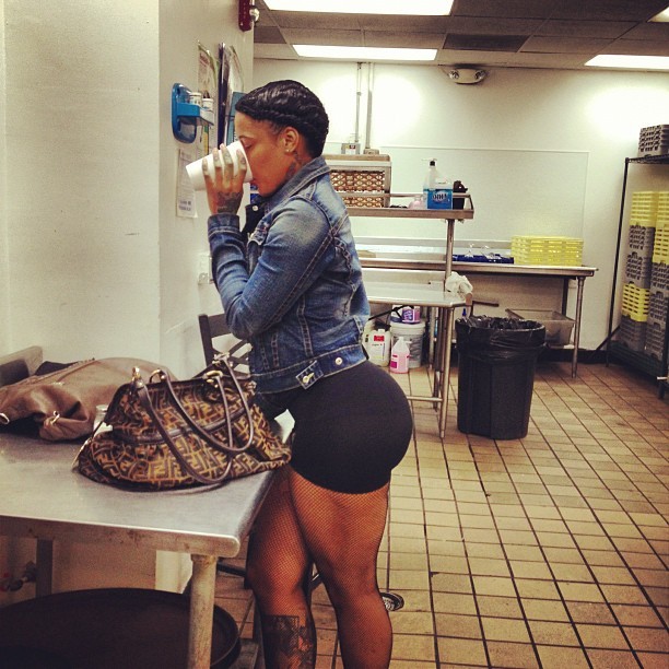 tumblr_mbtde3COow1ru423qo1_1280.jpg