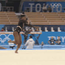 tumbling-simone-biles.gif