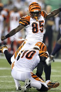 nfl_a_ocho_sy_200.jpg