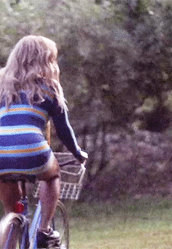 tumblr_p0ze9jVRMb1ry0gfbo2_r1_250.gif