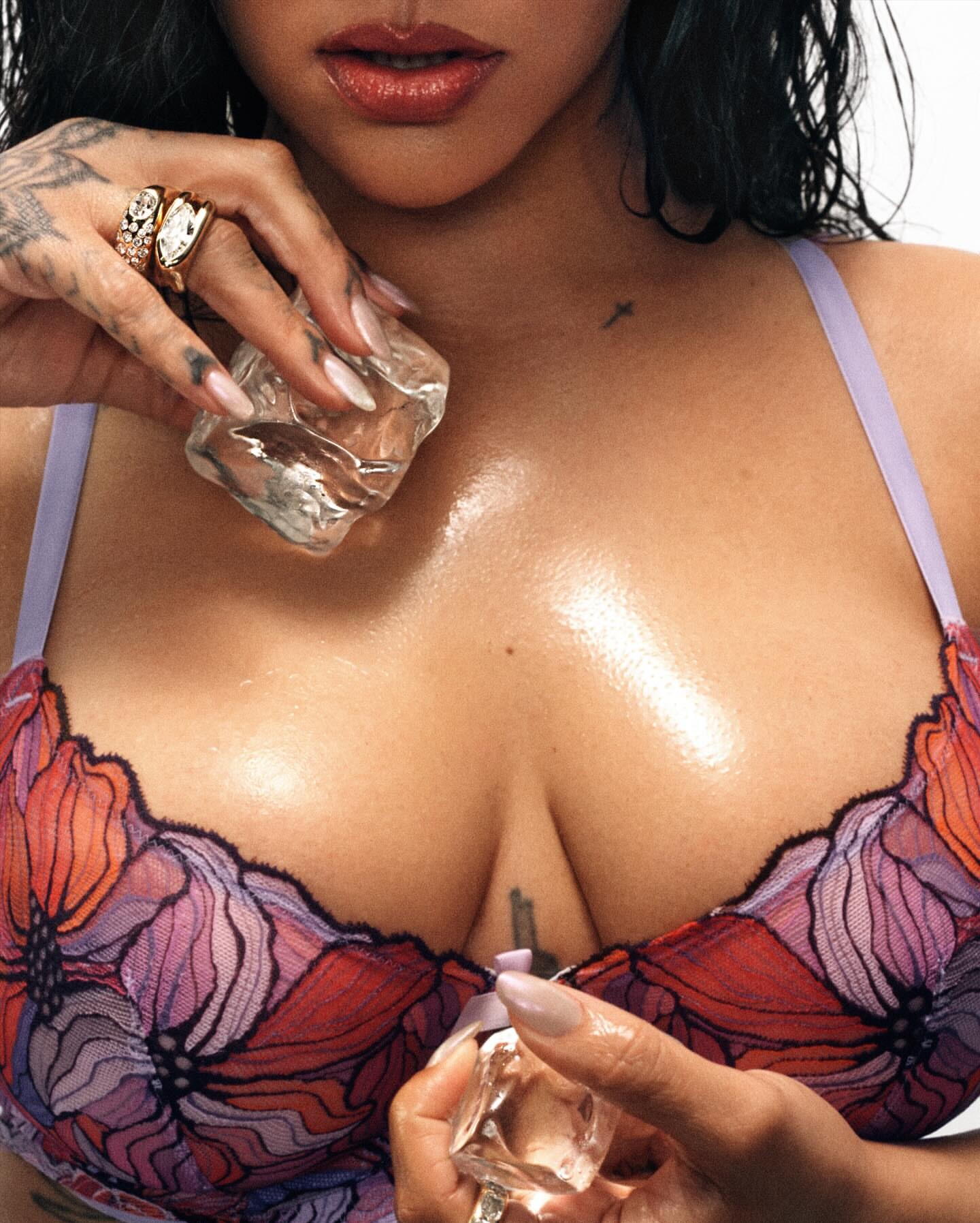 badgalriri-20250530-000974dfb15195737d33.jpg