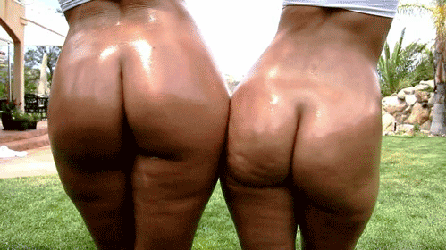 jada-stevens-and-phoenix-marie-2.gif