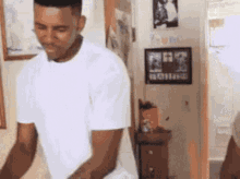 %E9%BB%91%E4%BA%BA%E5%95%8F%E8%99%9F.gif