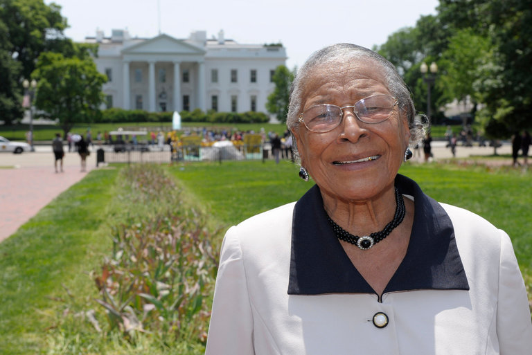 29Taylor-obit-2-master768.jpg