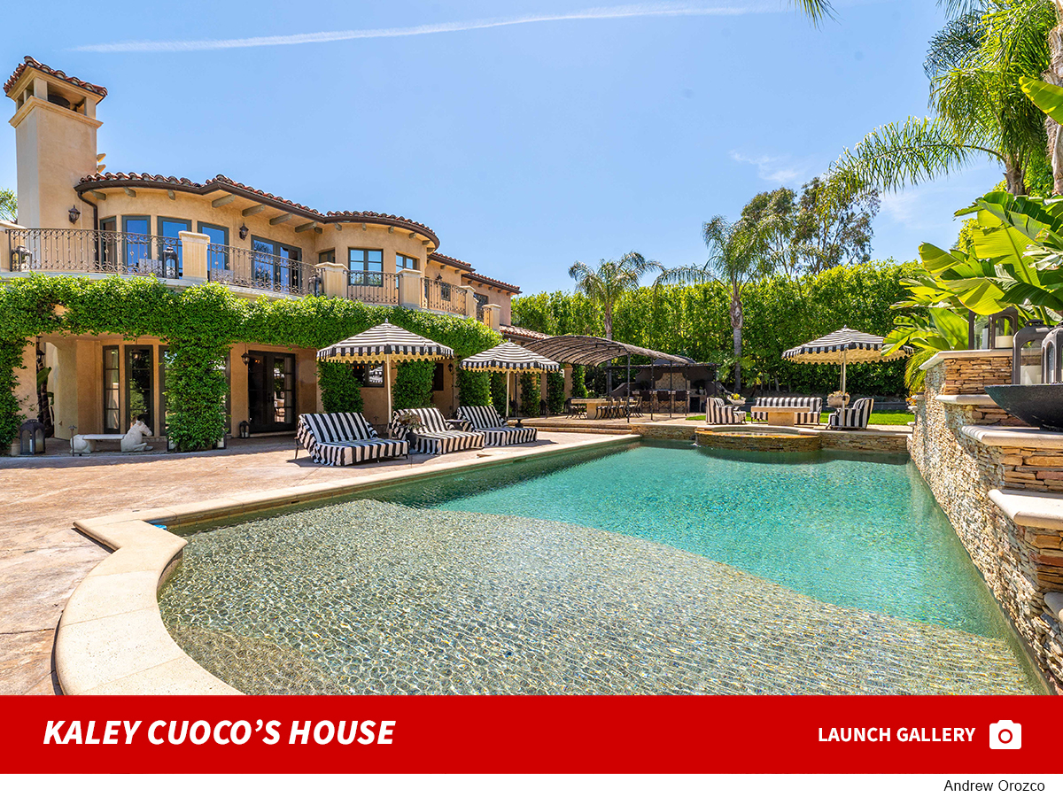 0504-kayley-cuoco-house-galler-andrew-orozco-2.jpg