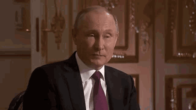 president-vladimir-putin-blowing-kiss-rtvqoieep1vvswbe.gif