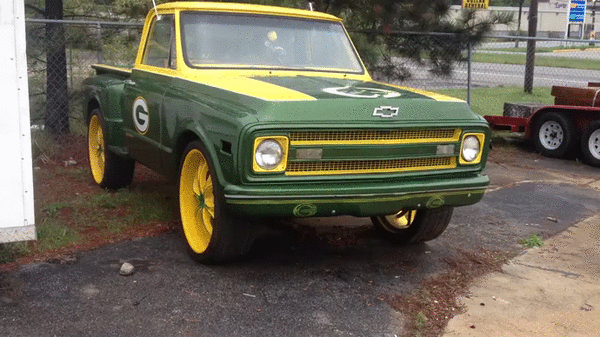 GREEN-BAY-PACKERS-CHEVY-TRUCK-GREENVILLE-SC.gif