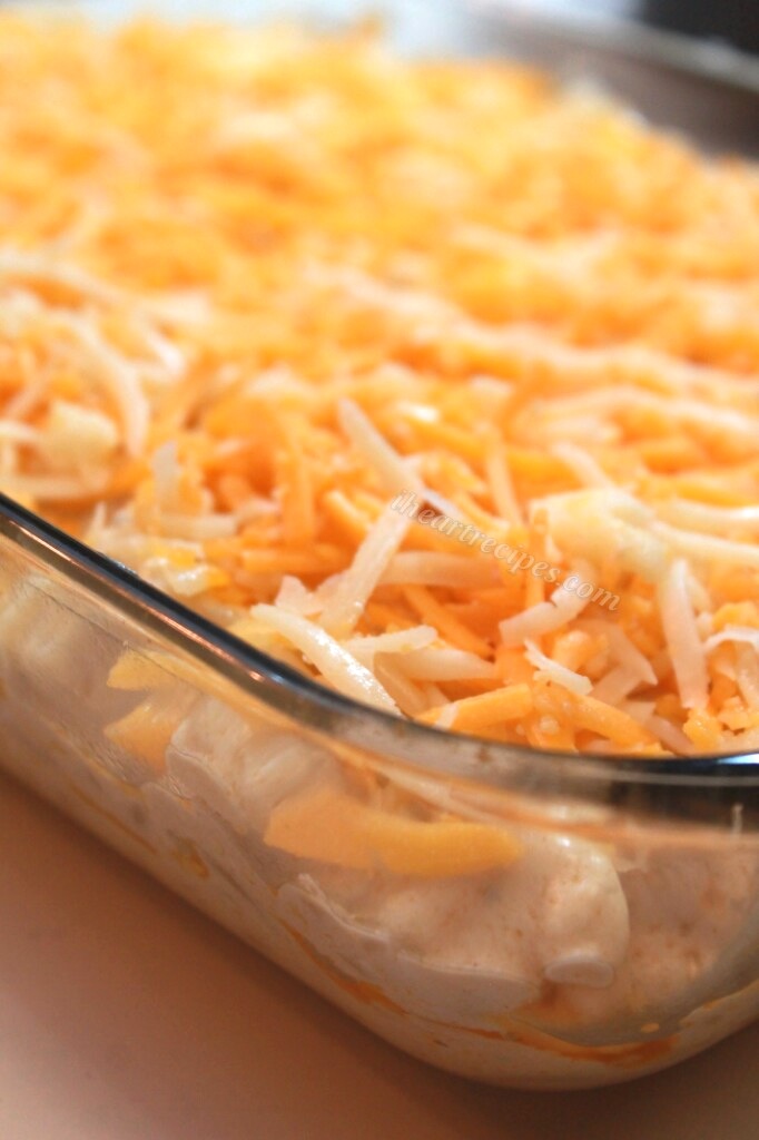 This Soul Food edition of Macaroni and Cheese doesn't use eggs to Velveeta cheese to make it creamy. This Soul Food edition of Macaroni and Cheese doesn't use eggs to Velveeta cheese to make it creamy.