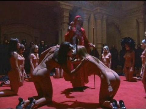 tn2_eyes_wide_shut_2.jpg