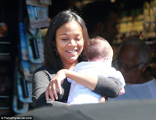 1411514190426_wps_28_Picture_Shows_Zoe_Saldana.jpg