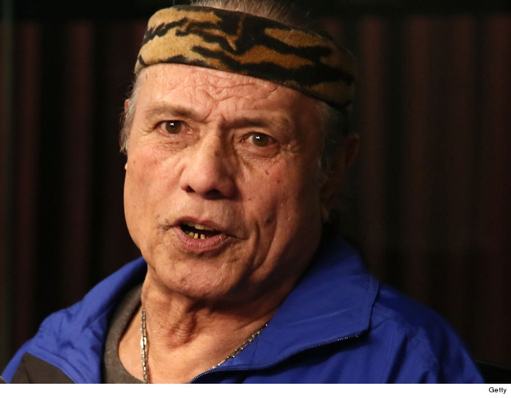 0601-jimmy-superfly-snuka-getty-3.jpg