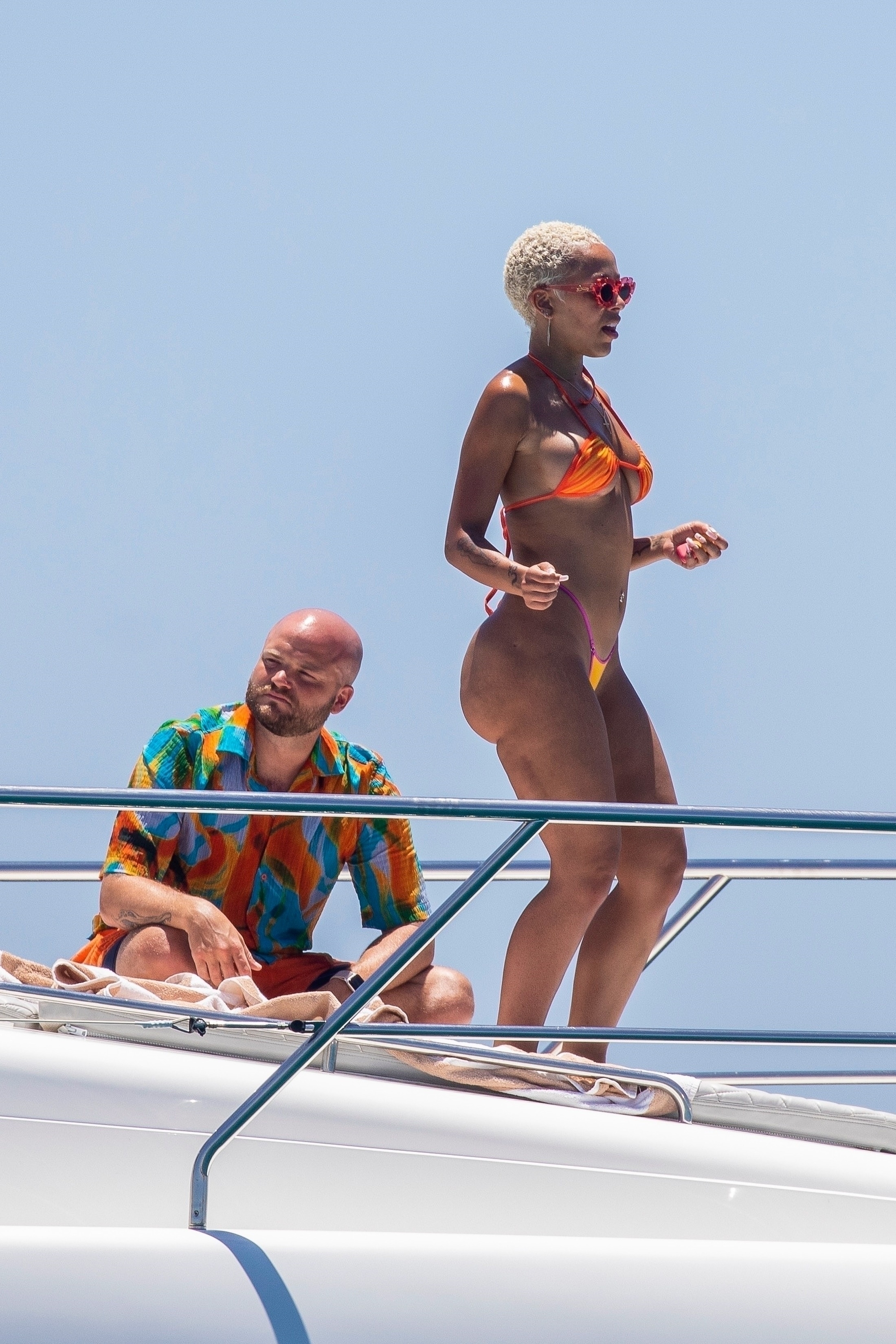 359449836_dojacatbikinicabo4.jpg