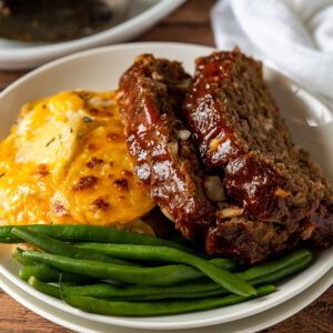 Classic-Meatloaf-Recipe-6-300x300.jpg