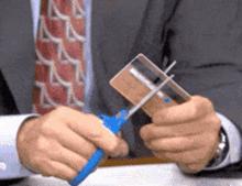 credit-card-cutting-up.gif