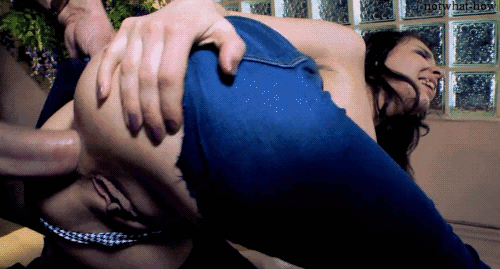 tumblr_njuzloeix51tw7izeo6_r3_500.gif