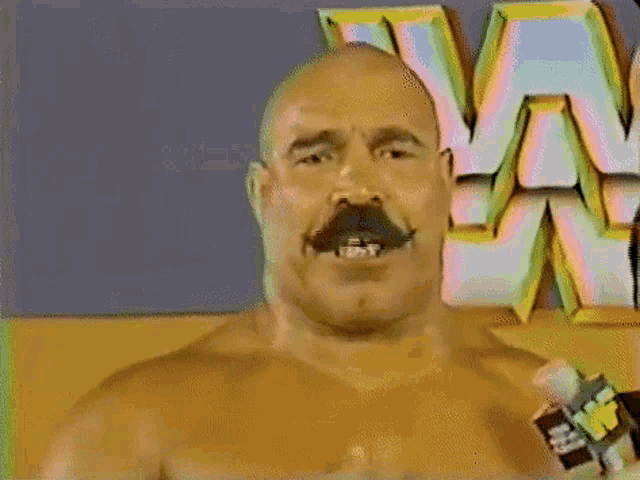 the-iron-sheik-cameraman-zoom-it.gif