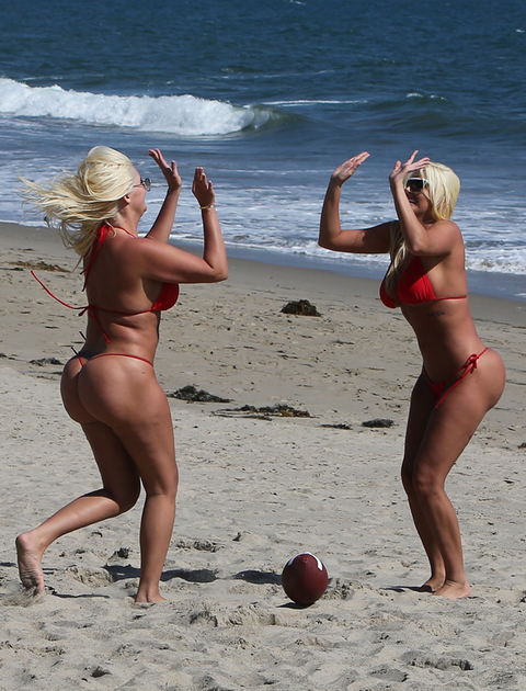 shannon-twins-beach-bikini-sexy-photos-0144-480w.jpg