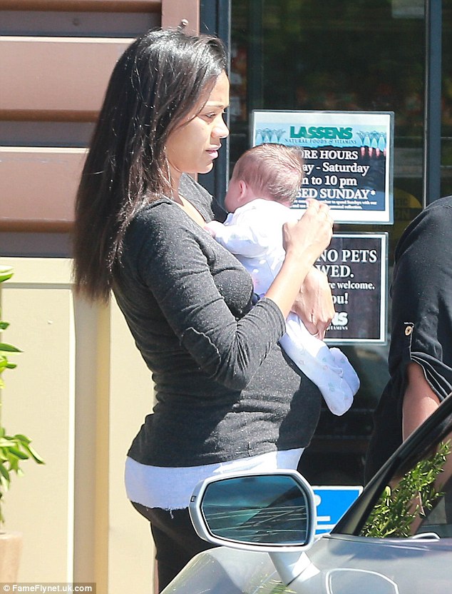 1411515069205_wps_35_Picture_Shows_Zoe_Saldana.jpg