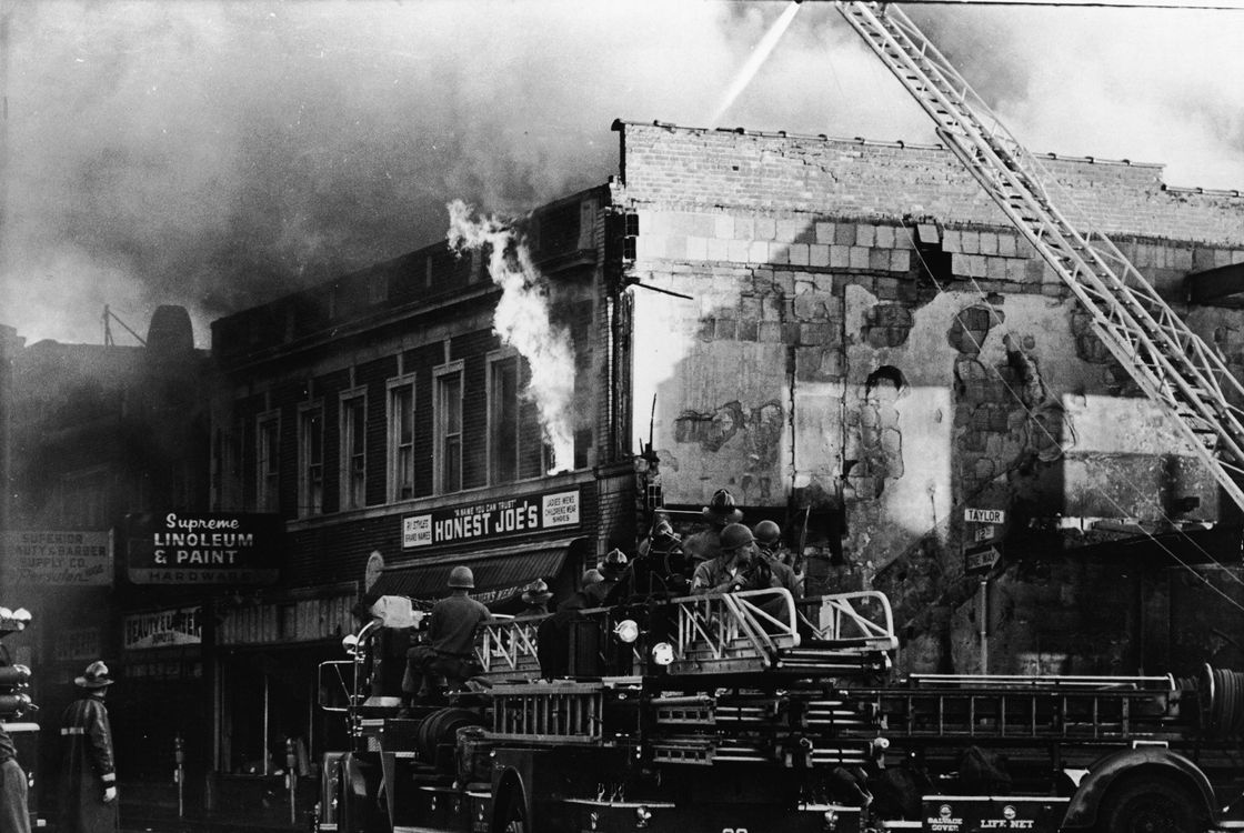 22-detroit-1967-riots.w1120.h750.jpg