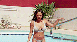 tumblr_osaggv34DP1tf18xto2_r2_250.gif