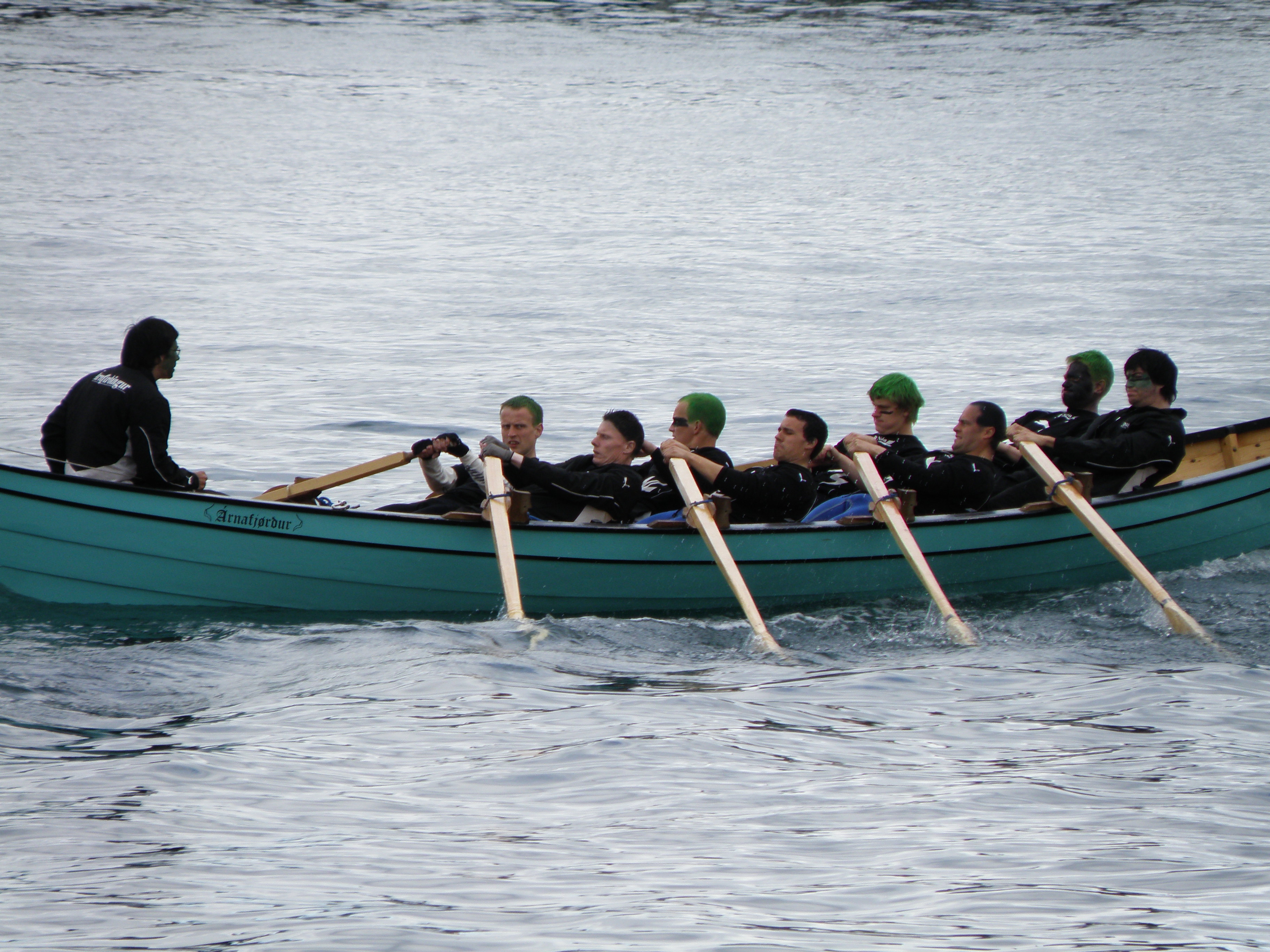 Arnfirdingur_8-mannafar_Faroese_Row_Boat.JPG
