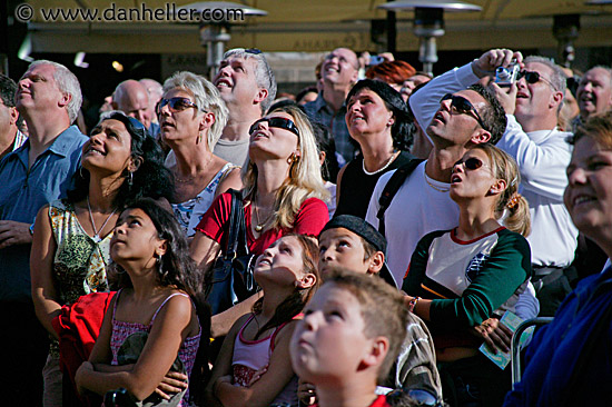 crowd-looking-up-2-big.jpg