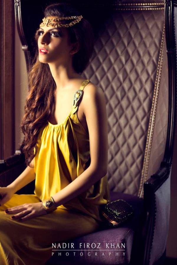 Faryal-Makhdoom-Hello-Magazine-8.jpg