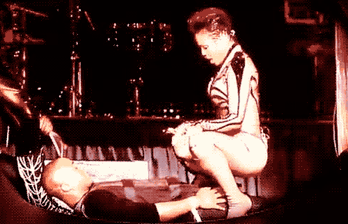 tumblr_lmzq7pNevg1qb1c2fo1_500.gif