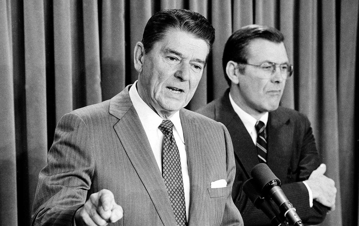 Reagan-Rumsfeld-Grenada-ap-img.jpg