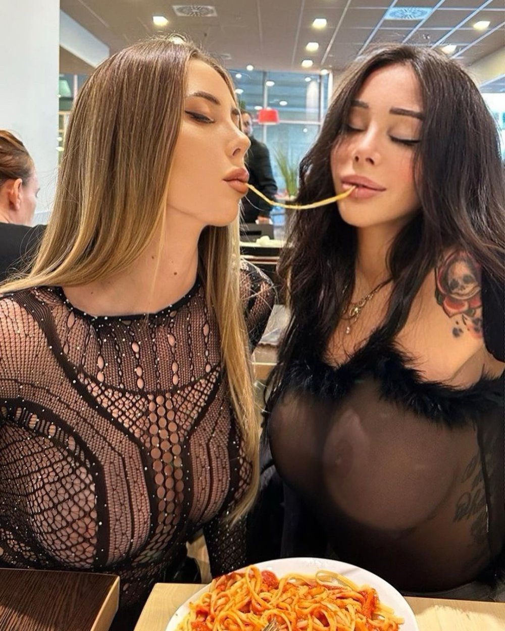 AlexisMucciFlashingHerNudeBigBoobsInASeeThroughShirtCamSoda8.jpg