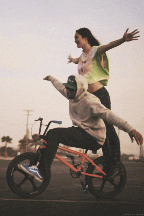 tumblr_mrls6pUxQq1qeak1oo1_500.gif