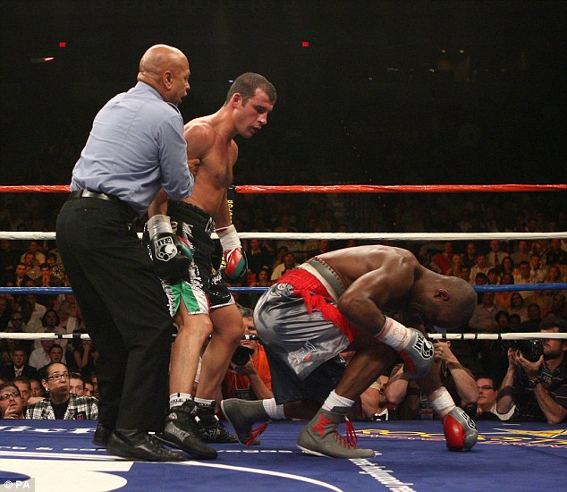 1415448602263_wps_13_Wales_Joe_Calzaghe_stands.jpg