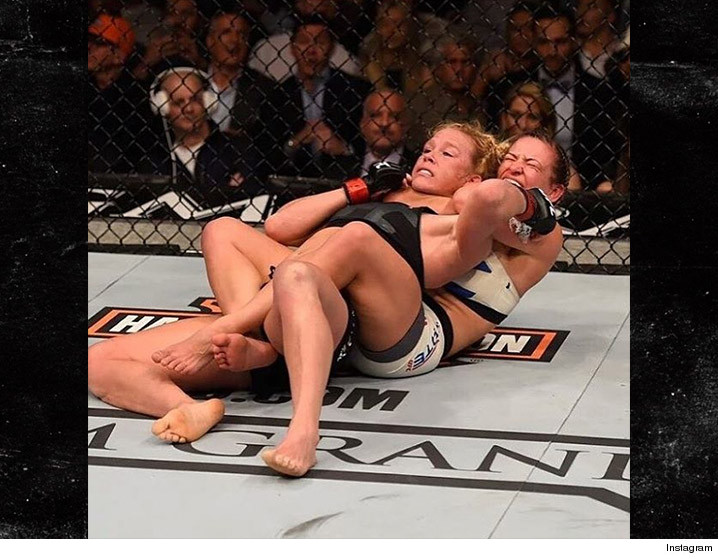0307-holly-holm-choke-instgram-3.jpg