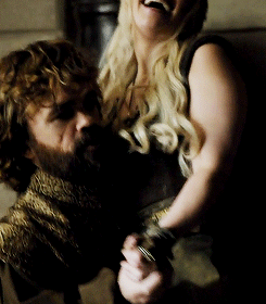 tumblr_oaqrdcql5f1s5m21go2_r1_250.gif