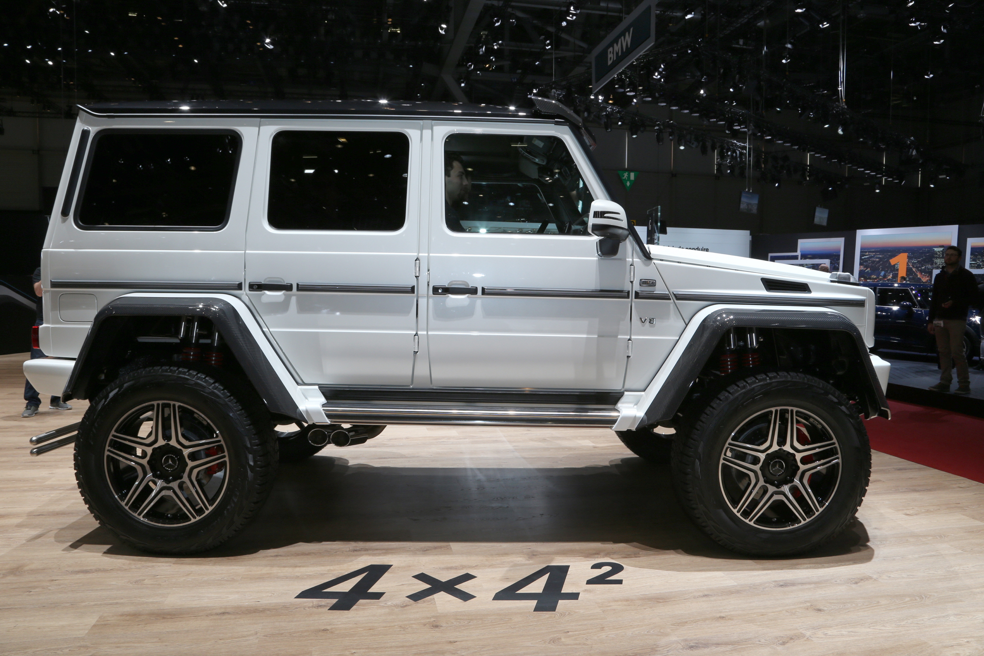 Mercedes-Benz-G500-4x4-Squared-side.jpg