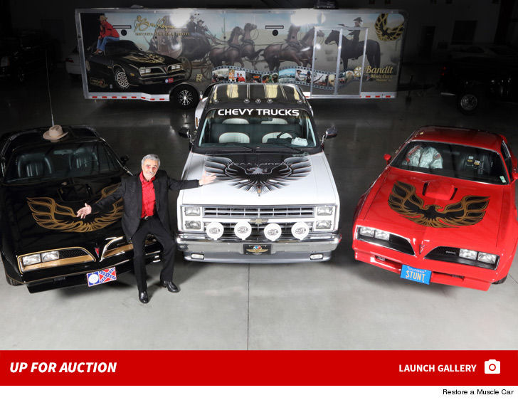 0919-burt-reynolds-cars-auction-photos-launch-3.jpg